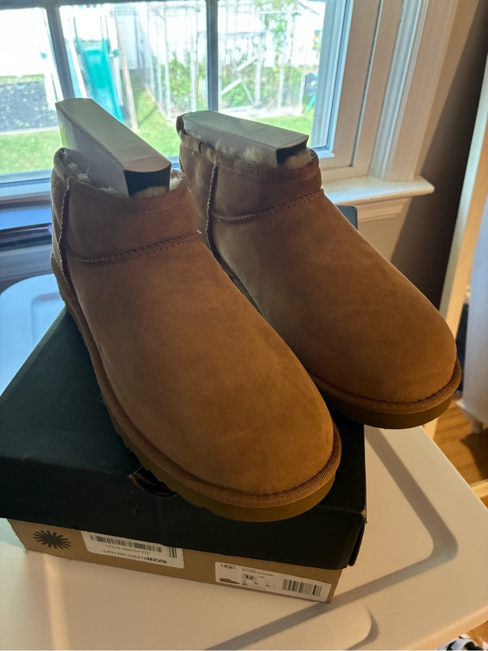 New UGG Men's Suede Ankle Boot - Chestnut Brown